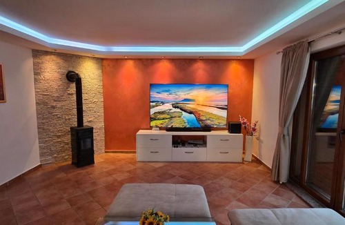 Martinski Villa | Villa San Martino Heated Pool, Jacuzzi & Peace