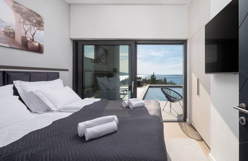 Rovanjska Villa | Villa Serenity, heated pool, jacuzzi, sea view, bbg, famili, pets
