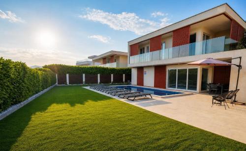 Kastel Gomilica Villa | Villa Sheley with private heated pool-Split