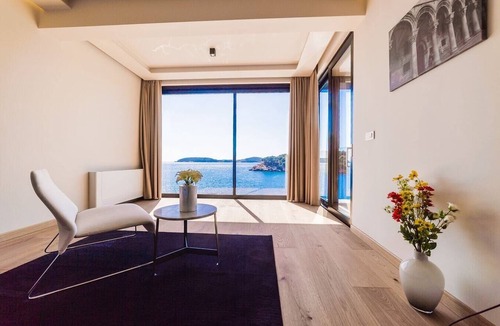 Stikovica Villa | Villa Snjezana, Seafront with pool