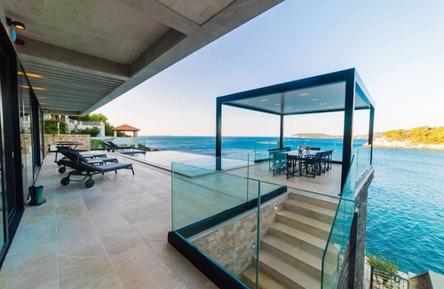 Stikovica Villa | Villa Snjezana, Seafront with pool