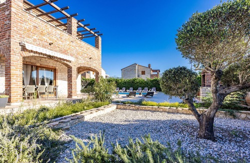 Butkovici Villa | Villa Sonne in Central Istria for 8 people - pet friendly with private pool