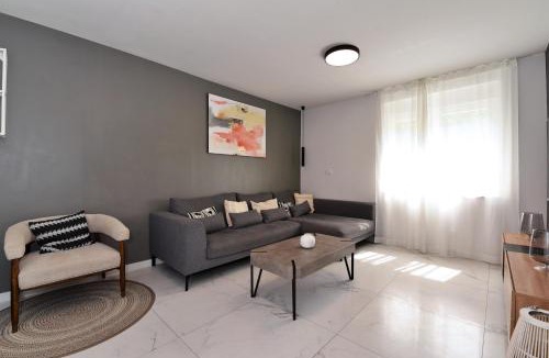 Zakucac Villa | Villa Sophia with private swimming pool near the beach!