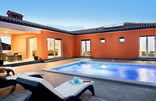 Kapelica Ski Chalet | Villa Stella with private Pool by 22Estates