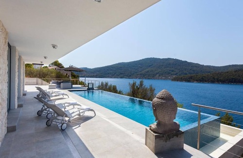 Vela Luka House | Villa Style and Sea by Interhome