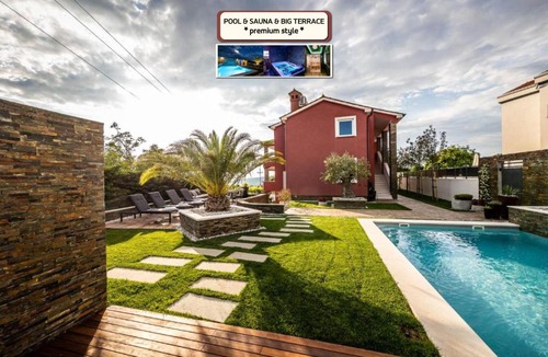Koper House | Villa Sunset Pool & Spa apartments