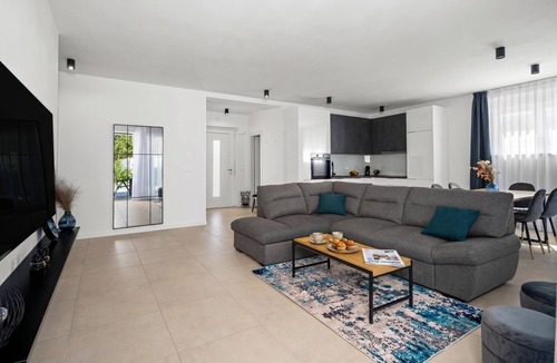 Nedescina Villa | Villa Terris Pool & Jacuzzi, Labin, Croatia