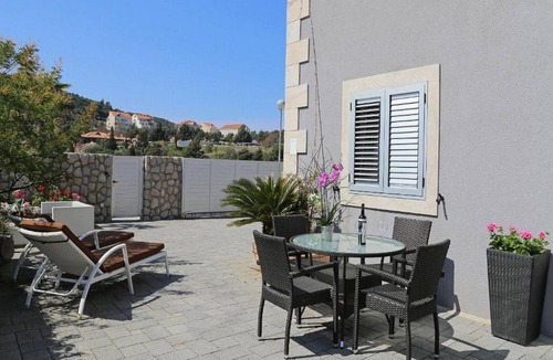 Babin Kuk Apartment | Villa Vanda - Two Bedroom Apartment with Swimming Pool