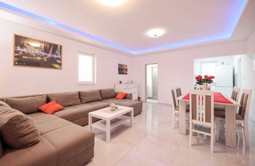 Velim Villa | Villa Vera-swimming pool, 12 PAX