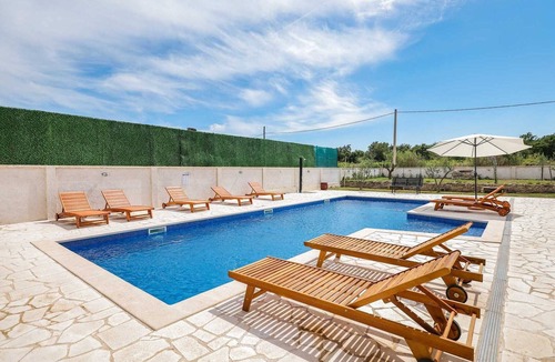 Velim Villa | Villa Vera-swimming pool, 12 PAX