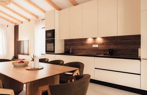 Svetvincenat Villa | Villa Vicenta - Brilliant 4-bedroom villa with AC in charming Svetvinčenat