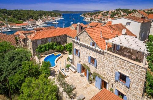 Milna (Brac) Villa | Villa Vicina - Historic Stone Villa with Pool & Sea Views I Milna