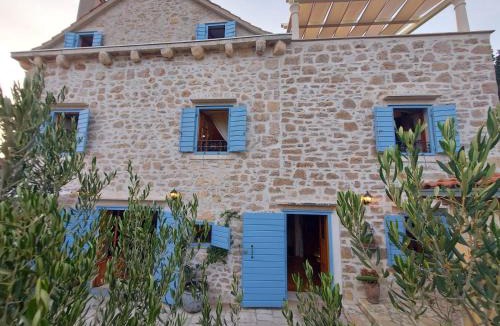 Milna (Brac) Villa | Villa Vicina - Historic Stone Villa with Pool & Sea Views I Milna
