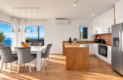 Veliko Brdo Villa | Villa VIP with heaed swimming pool and 4 Bedrooms, Several terraces with seaview