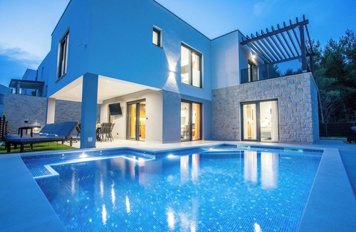 Tugare Villa | Villa with heated Pool near Omiš, Split & Makarska