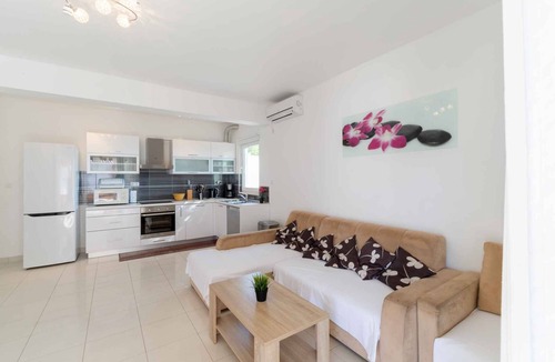 Blato Villa | Villa with outdoor pool and 30 m from the beach