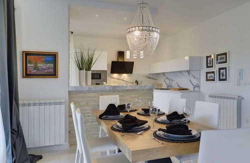 Rovinjsko Selo Villa | Villa with pool, sauna and fitness