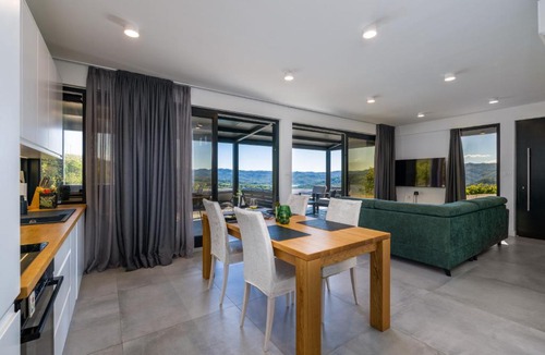 Sveti Bartol Villa | Villa with Private Pool & Lake View near Motovun, Casa Mille Olivi Modern