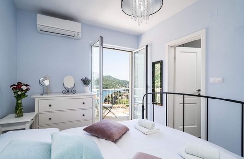 Zaton Villa | Villa with Swim/Heated Pool and charming Bay view