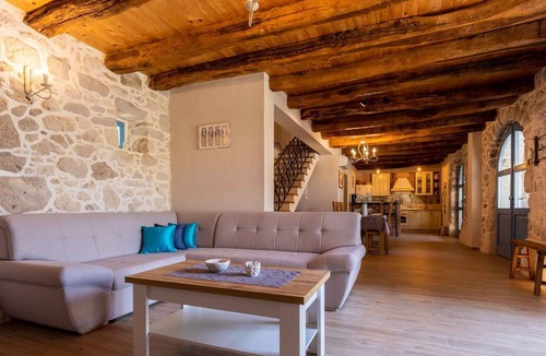 Malinska-Dubasnica Villa | Villa with terrace and pool