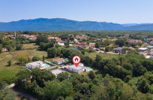 Nedescina Villa | VillaS with heated pool
