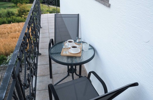 Krsko House | Vineyard 3-bedroom house with AC nearRajhenburg Castle