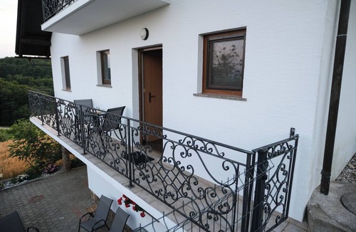 Krsko House | Vineyard 3-bedroom house with AC nearRajhenburg Castle