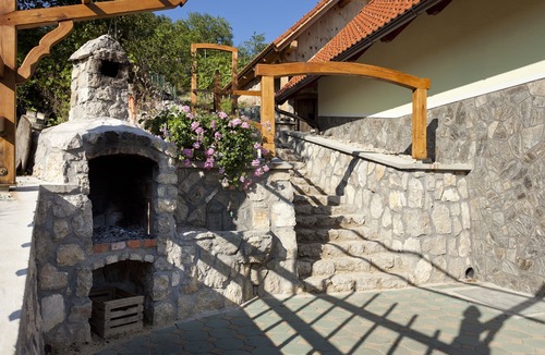 Trska Gora House | Vineyard cottage Luštek