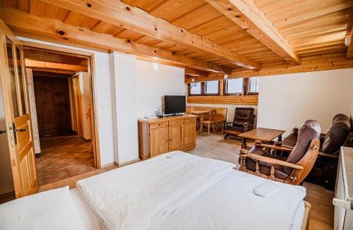 Crnomelj Apartment | Vineyard Cottage Maleric with Pool Access