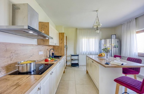 Ludbreg House | Vineyard Estate w/Hot Tub Near Varaždin, Ludbreg, Croatia