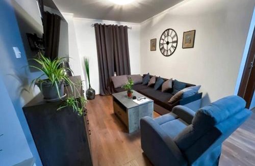 Brijesta House | Vintage House Brijesta by DuBooker