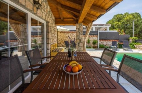 Dramalj Apartment | Vintage Residence Dramalj, pool self-use