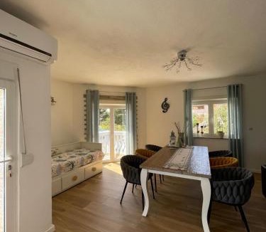 Srima Apartment | Violeta
