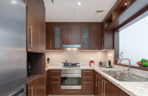 Downtown Dubai Apartment | Vogue, Downtown Boulevard Point Direct access to Dubai Mall