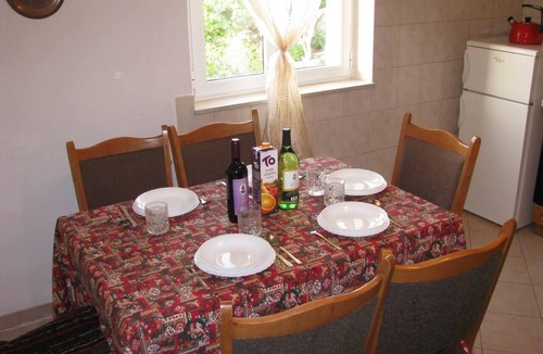 Gruz House | waterfront apartment family friendly, ground level
