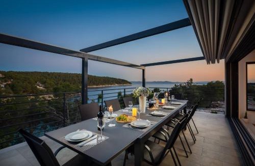Milna (Brac) Villa | WATERFRONT SEA DREAM VILLA