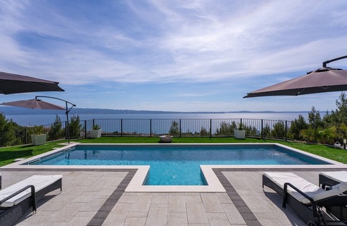 Podstrana Villa | Welcome to Villa El Capitano – Your Private Seaview Retreat Near Split