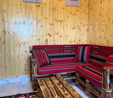 Jerash Apartment | white tulips studio