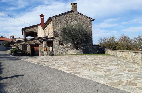 Gracisce House | Wine House Rakar