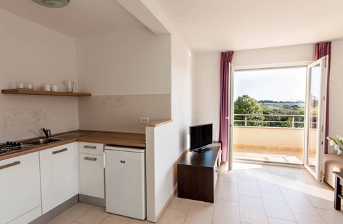 Monterol Apartment | Wohnung in Monterol mit Terrasse und Garten by Interhome