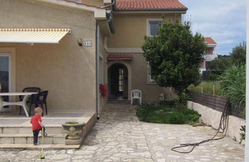 Nevidane Apartment | Wohnung mit Wasserblick by Interhome