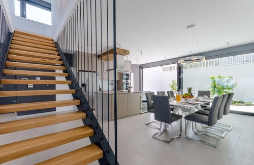 Sutivan House | Wonderful House in Sutivan with Private Parking and Direct View