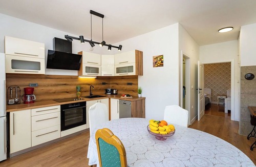 Peracko Blato House | Wonderful private villa for 25 people with A/C, WIFI, pool, TV and patio
