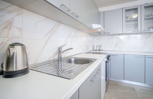 Duga Resa House | Wonderful private villa for 7 guests with hot tub, WIFI, TV, patio, pets allowed and panoramic v.