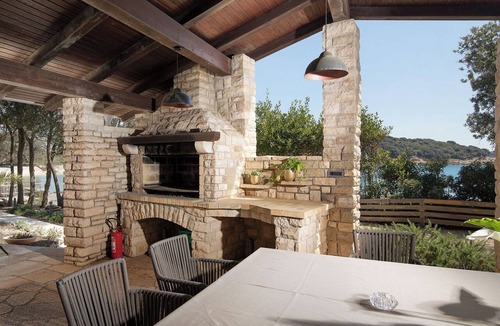Fazana Villa | Wonderful private villa for 6 people with WIFI, A/C, hot tub, TV, terrace and pets allowed