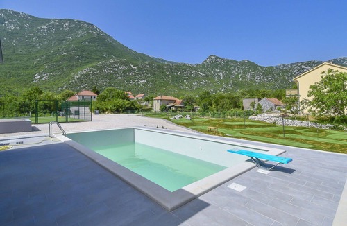 Tucepi House | Wonderful private villa for 8 people with WIFI, private pool, A/C, TV and terrace