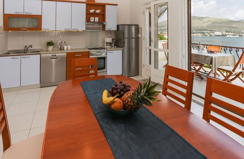 Okrug Donji House | Wonderful private villa for 10 people with A/C, private pool, WIFI, TV and terrace