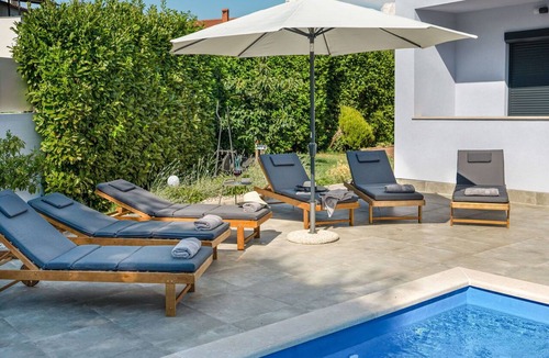 Radini House | Wonderful private villa for 8 guests with A/C, private pool, hot tub, WIFI, TV and terrace