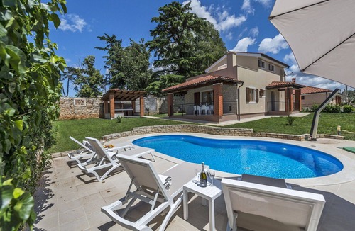 Farini House | Wonderful private villa for 8 people with WIFI, A/C, private pool, TV, terrace and pets allowed