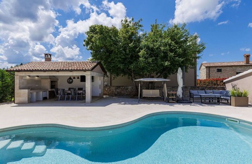 Vosteni Villa | Wonderful private villa with A/C, WIFI, private pool, TV, terrace, pets allowed and panoramic view
